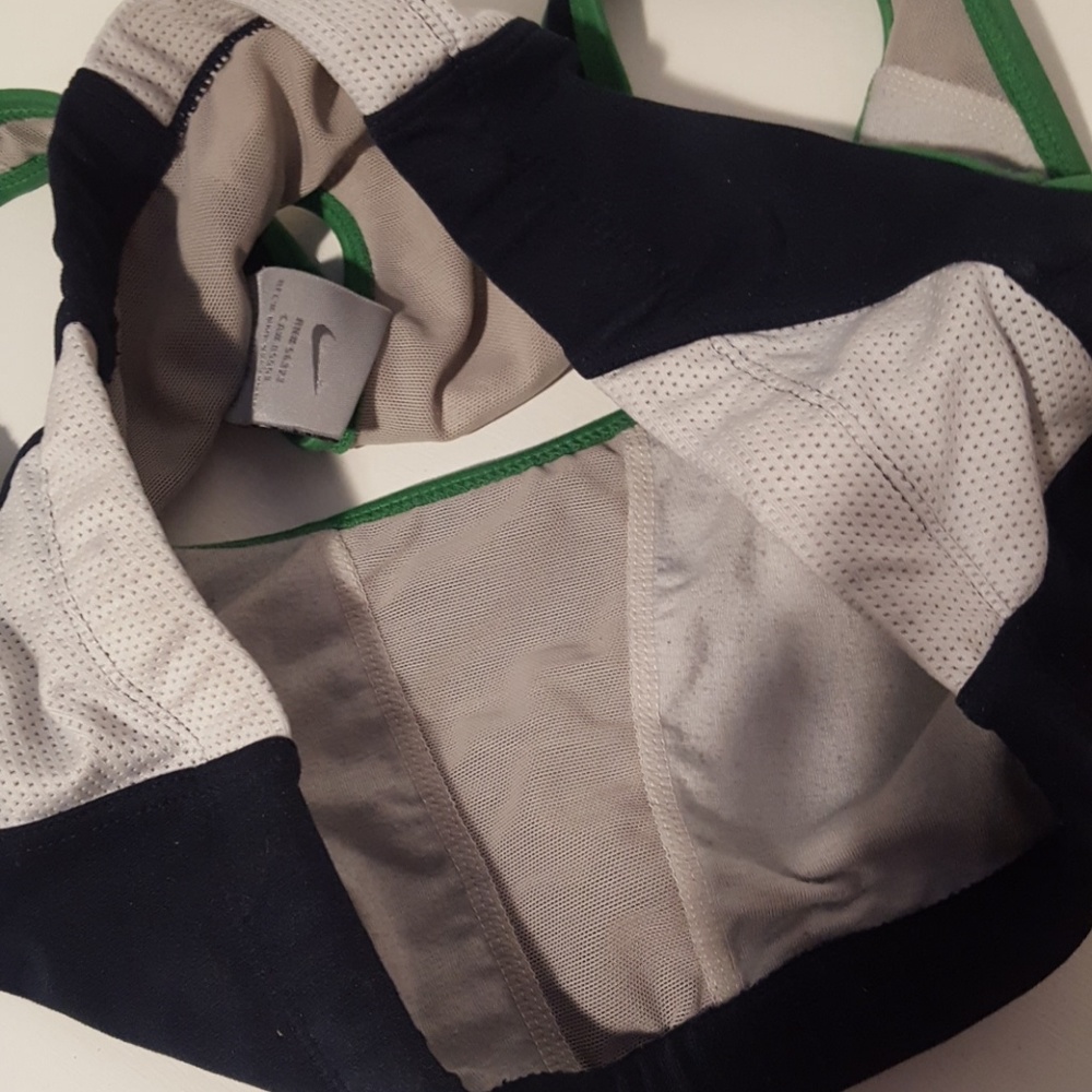 Nike sports bra size small🎈🎈 - Picture 4 of 4